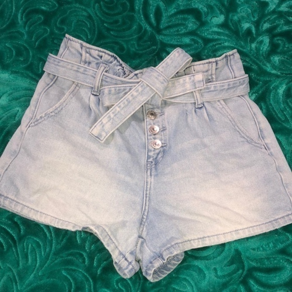 American eagle outfitters women’s size 2 high waisted shorts cute‎ shorts